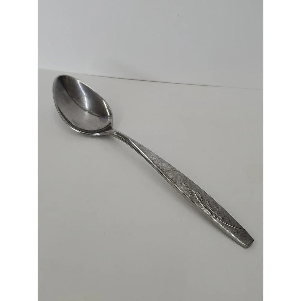 Northland Stainless (Japan) Burnished Pattern #OHS125 By‎ Oneida (16 Piece Lot)
